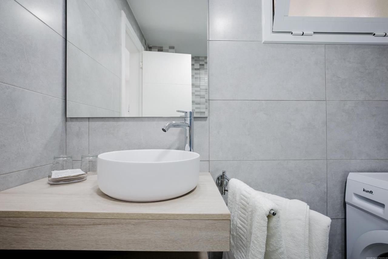 Blue Estudio - La Caleta Apartment Адехе Екстериор снимка